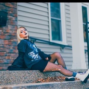 Meet your Posher, Sera